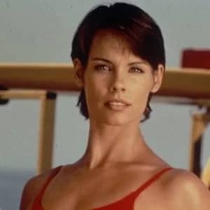 Alexandra Paul